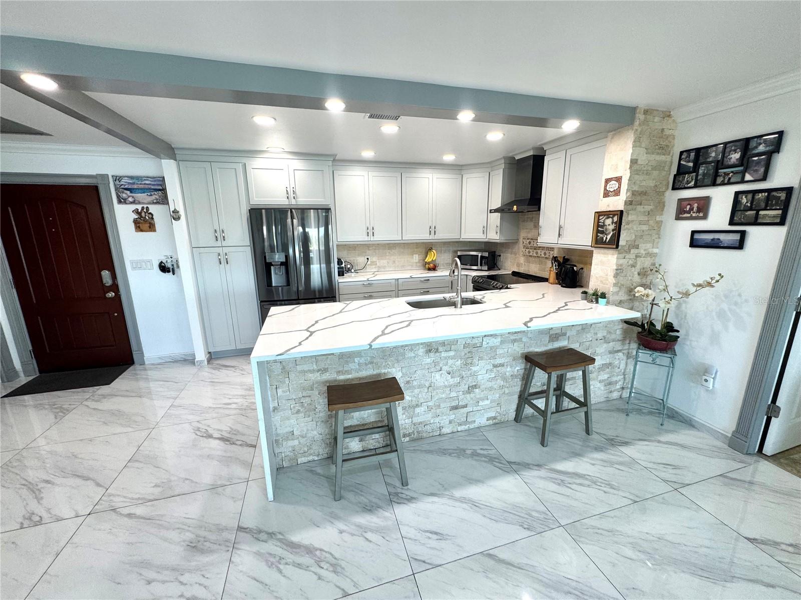 HARBOUR CLUB CONDO - Residential