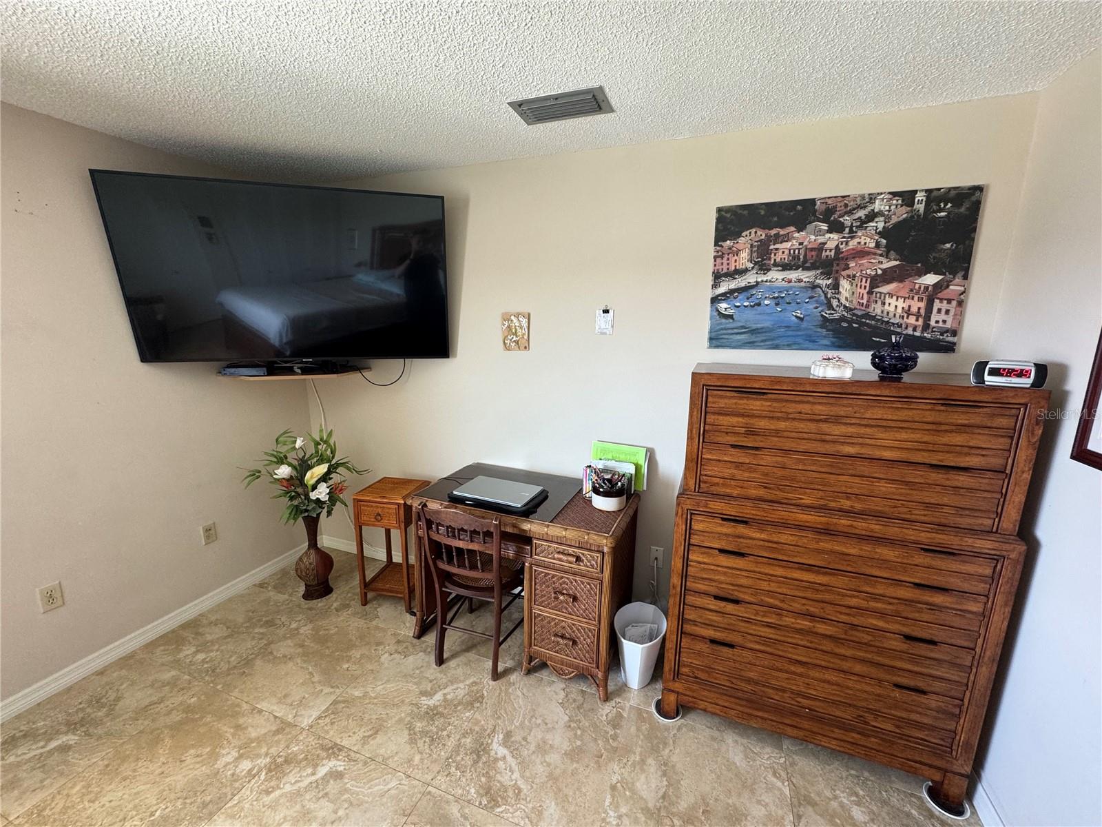 HARBOUR CLUB CONDO - Residential