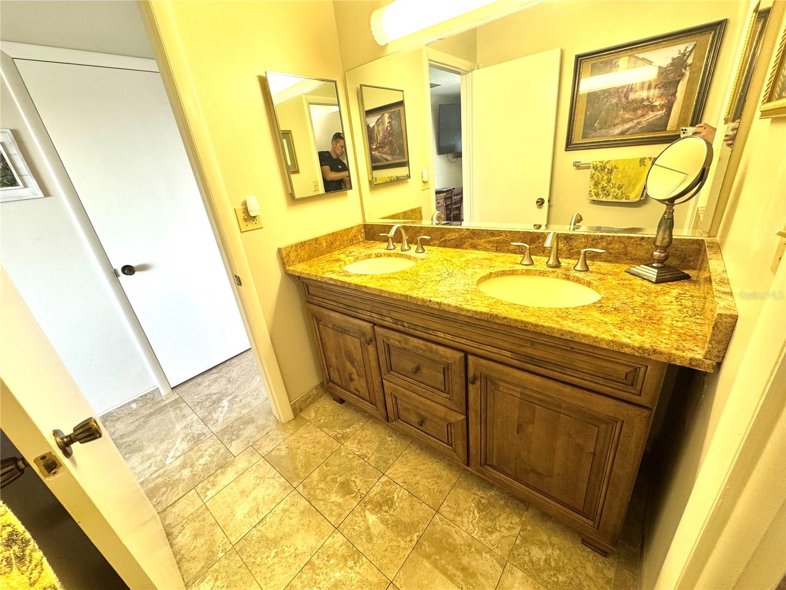 HARBOUR CLUB CONDO - Residential