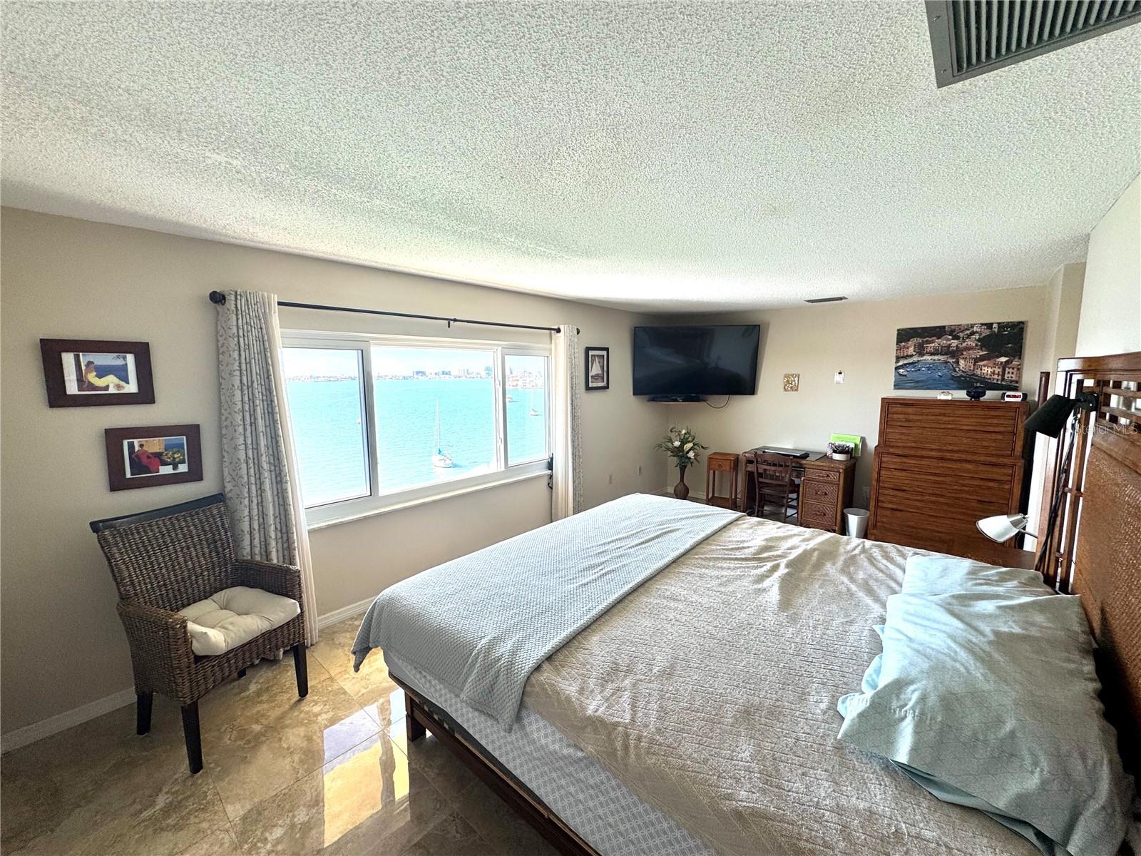 HARBOUR CLUB CONDO - Residential