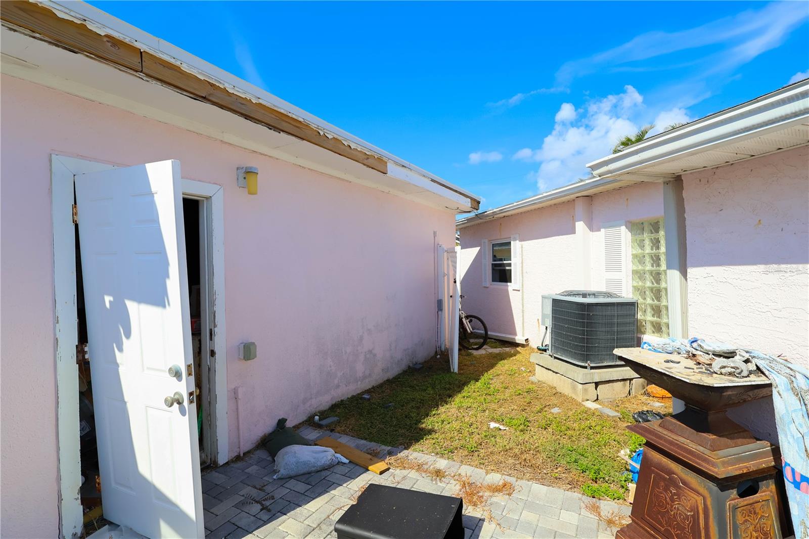 MADEIRA SHORES 1ST ADD - Residential