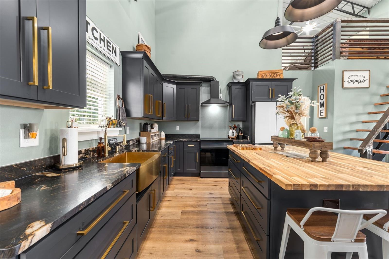 GOLD MEDAL FARMS - Residential