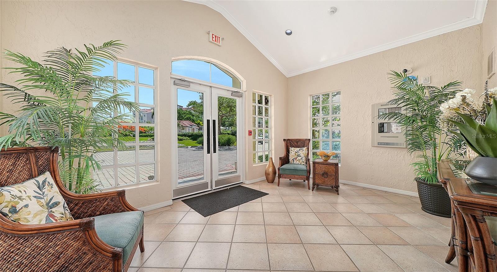 5420 EAGLES POINT CIRCLE 402