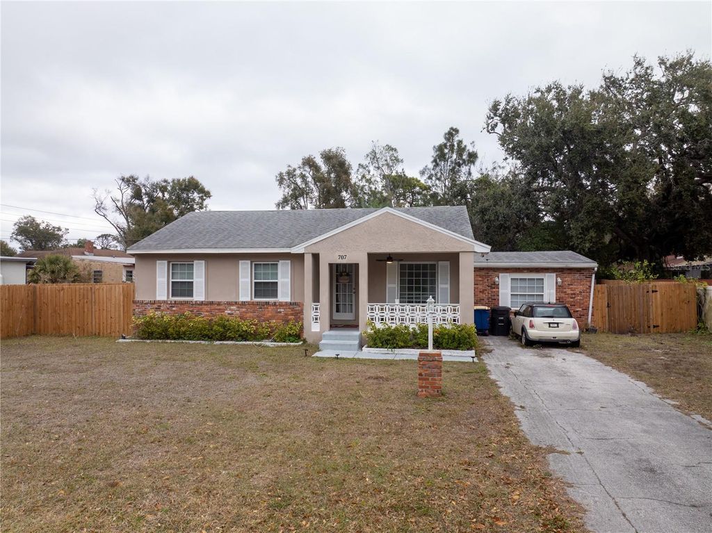 Photo of 707 N Jefferson Avenue, Clearwater, FL 33755 (MLS # TB8466732)