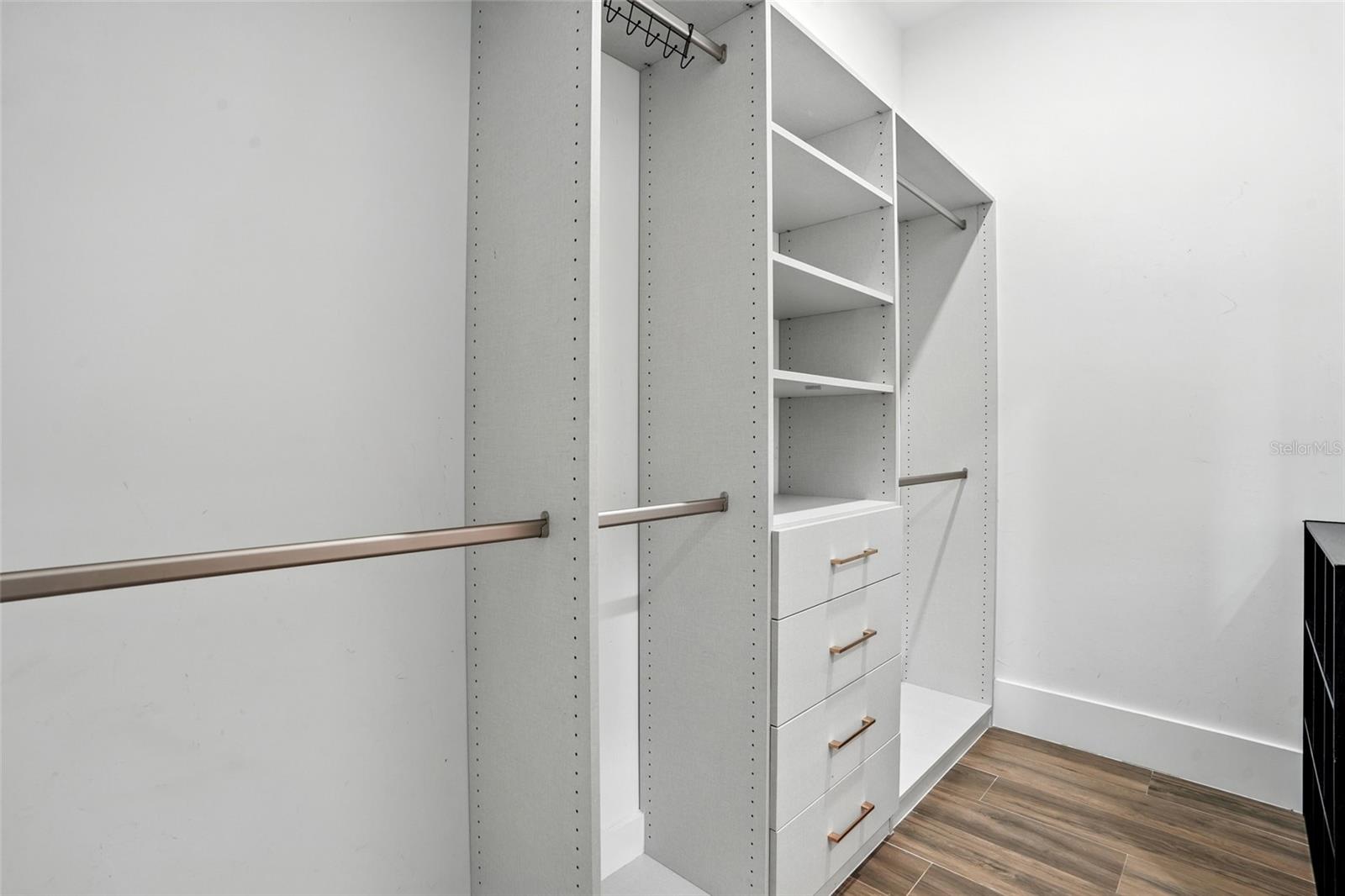 GOLDEN GATE ESTATE UNIT 9 - Residential