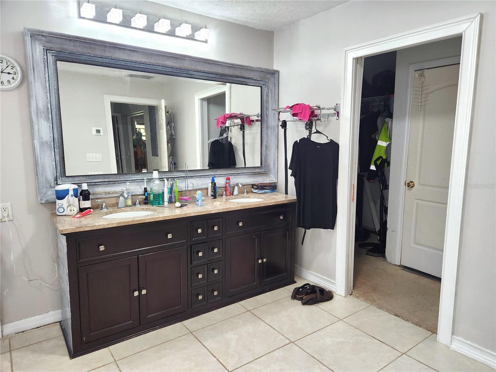 ISLAND LAKE ESTATES - Residential