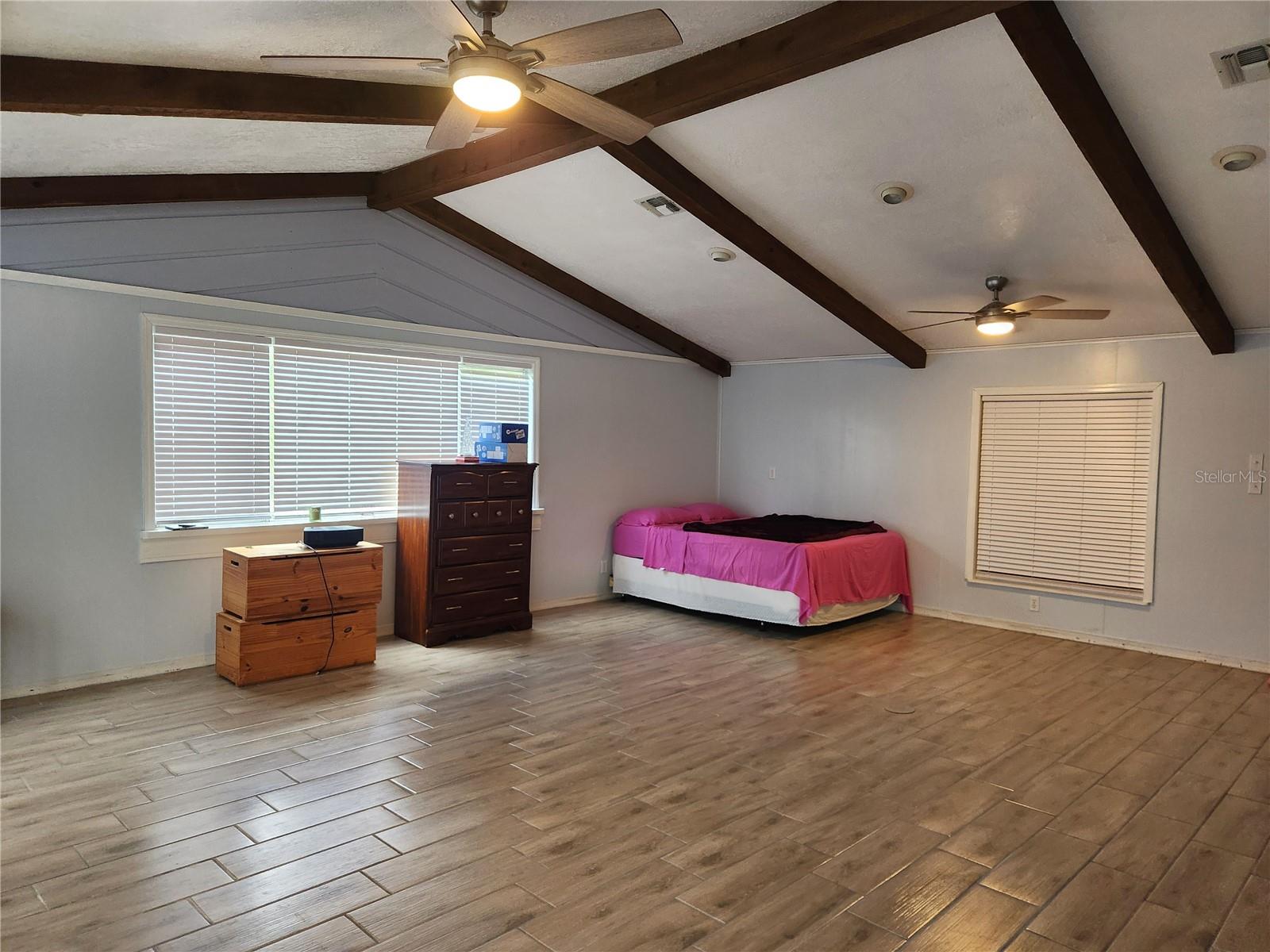 ISLAND LAKE ESTATES - Residential