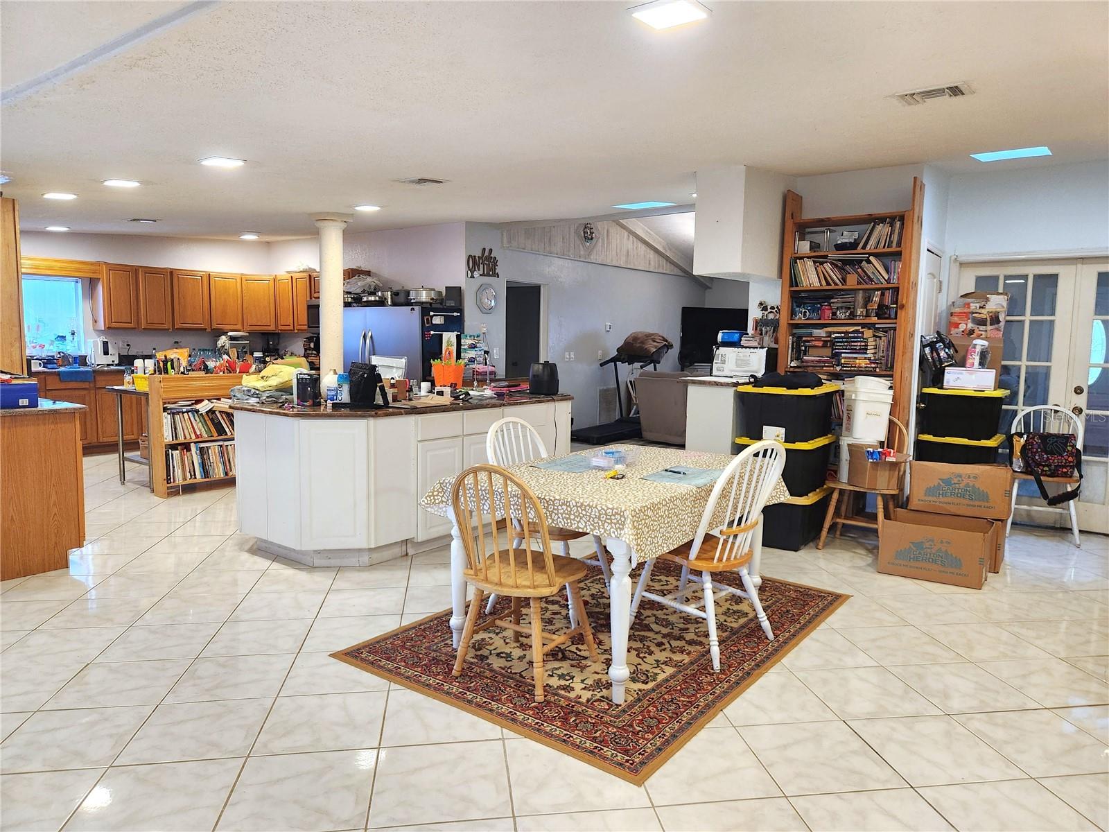 ISLAND LAKE ESTATES - Residential