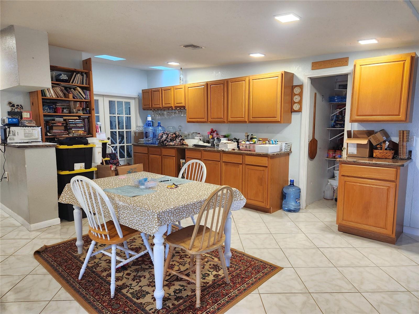 ISLAND LAKE ESTATES - Residential