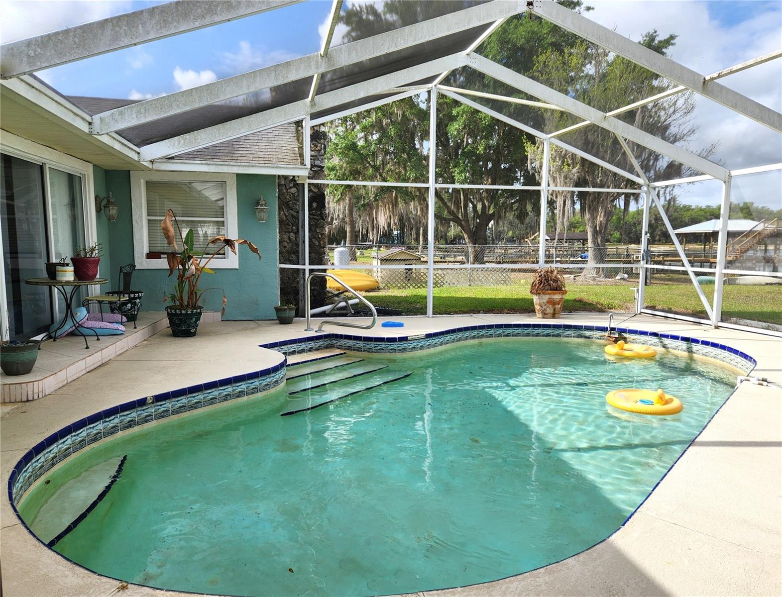 ISLAND LAKE ESTATES - Residential
