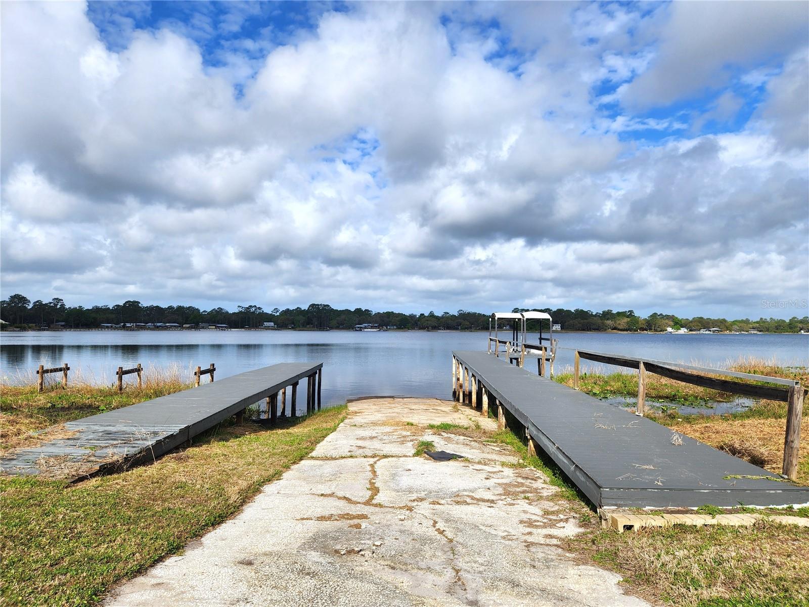 ISLAND LAKE ESTATES - Residential