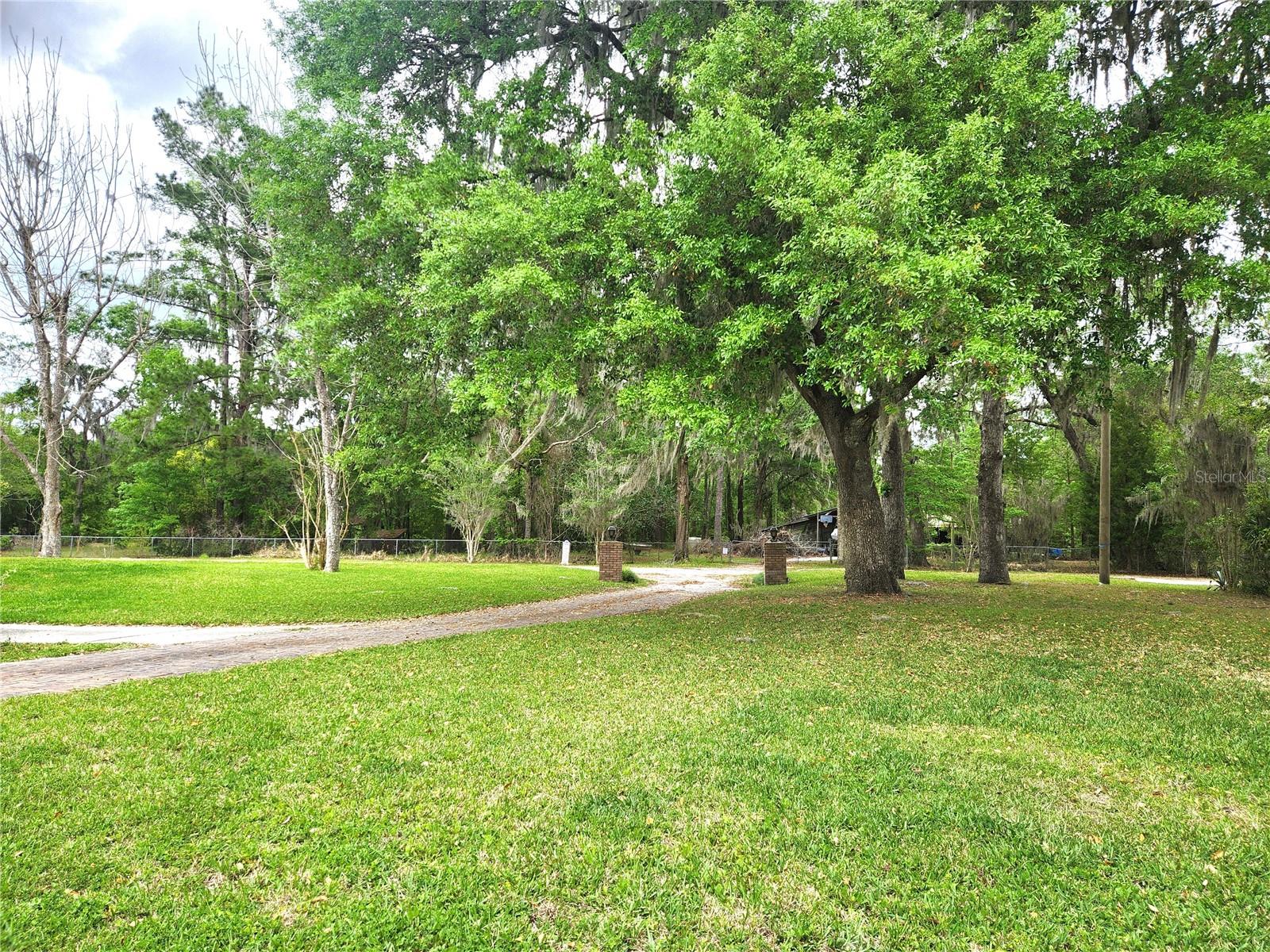 ISLAND LAKE ESTATES - Residential