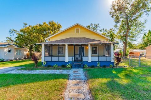 A home in LAKELAND