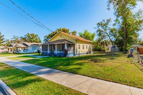 A home in LAKELAND