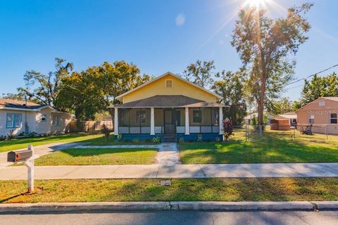 A home in LAKELAND