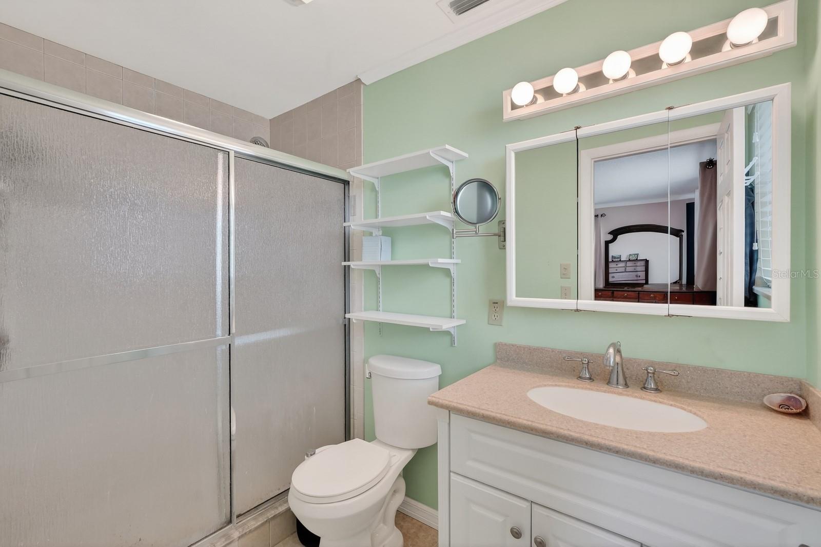 BREAKERS UNIT 02 - Residential