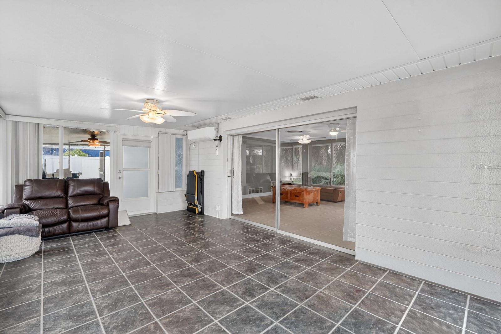 BREAKERS UNIT 02 - Residential