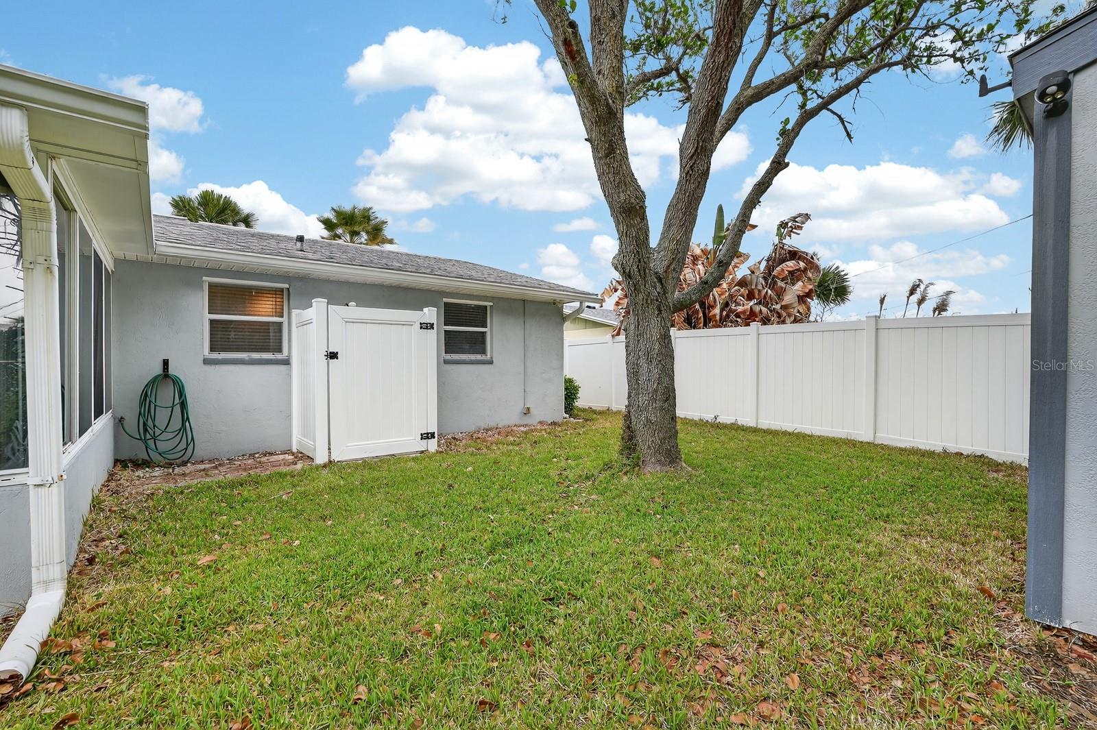 BREAKERS UNIT 02 - Residential