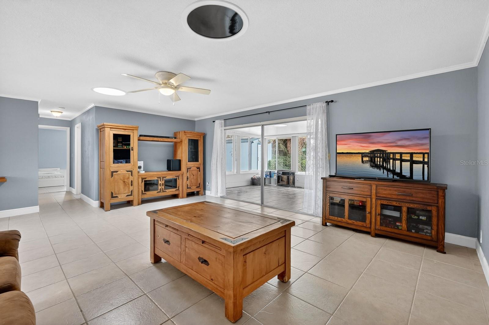 BREAKERS UNIT 02 - Residential