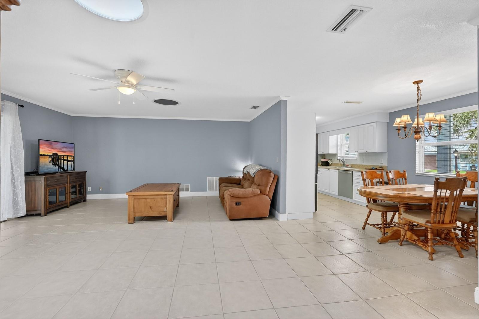 BREAKERS UNIT 02 - Residential