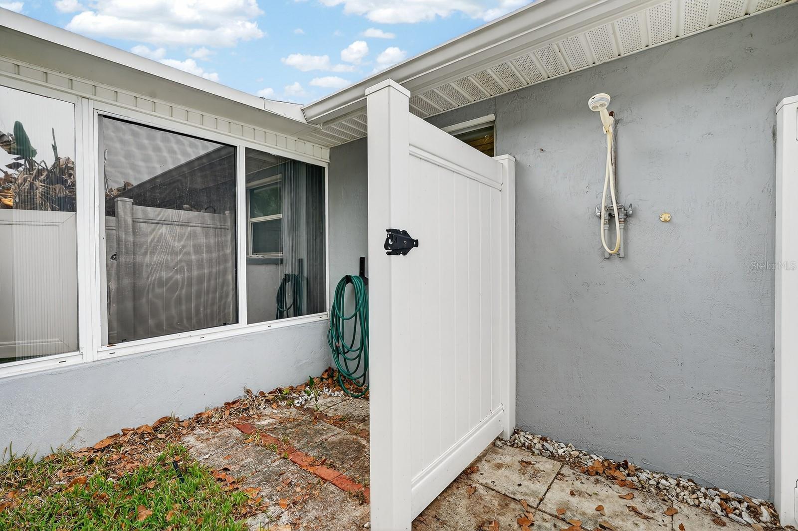 BREAKERS UNIT 02 - Residential