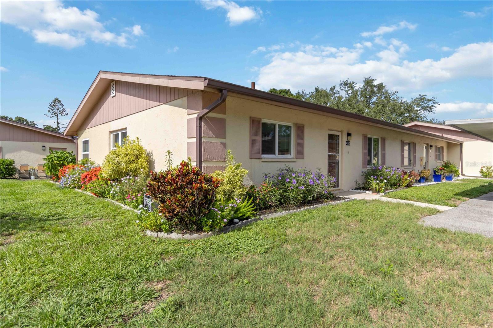 Welcome to your slice of paradise in the desirable 55+ community of Lake Tippecanoe! This beautifully maintained, turnkey furnished, 2-bedroom, 2-bath home, with impact windows, features an open floor plan perfect for easy living and entertaining. Both bedrooms are generously sized, offering comfort and space for guests or hobbies. Step out onto the sunroom, where you’ll enjoy peaceful views of the serene backyard—an ideal spot for morning coffee or quiet evenings.
Lake Tippecanoe offers a low-maintenance lifestyle with fantastic amenities. The community takes care of the exterior, including the roof, grounds, pest control, and provides cable TV, water, and trash pickup—so you can truly relax and enjoy life.
Residents love the sparkling community pool, active clubhouse with regular events, a small library, and the scenic lake with a fishing pier—perfect for a peaceful afternoon.
All of this is located just 15 minutes from Siesta Key’s world-famous beach, plus convenient shopping and dining. Don’t miss your chance to live the Florida lifestyle you’ve been dreaming of—schedule your showing today!