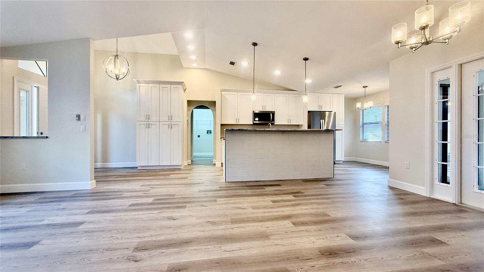 ARLINGTON WOODS - Residential