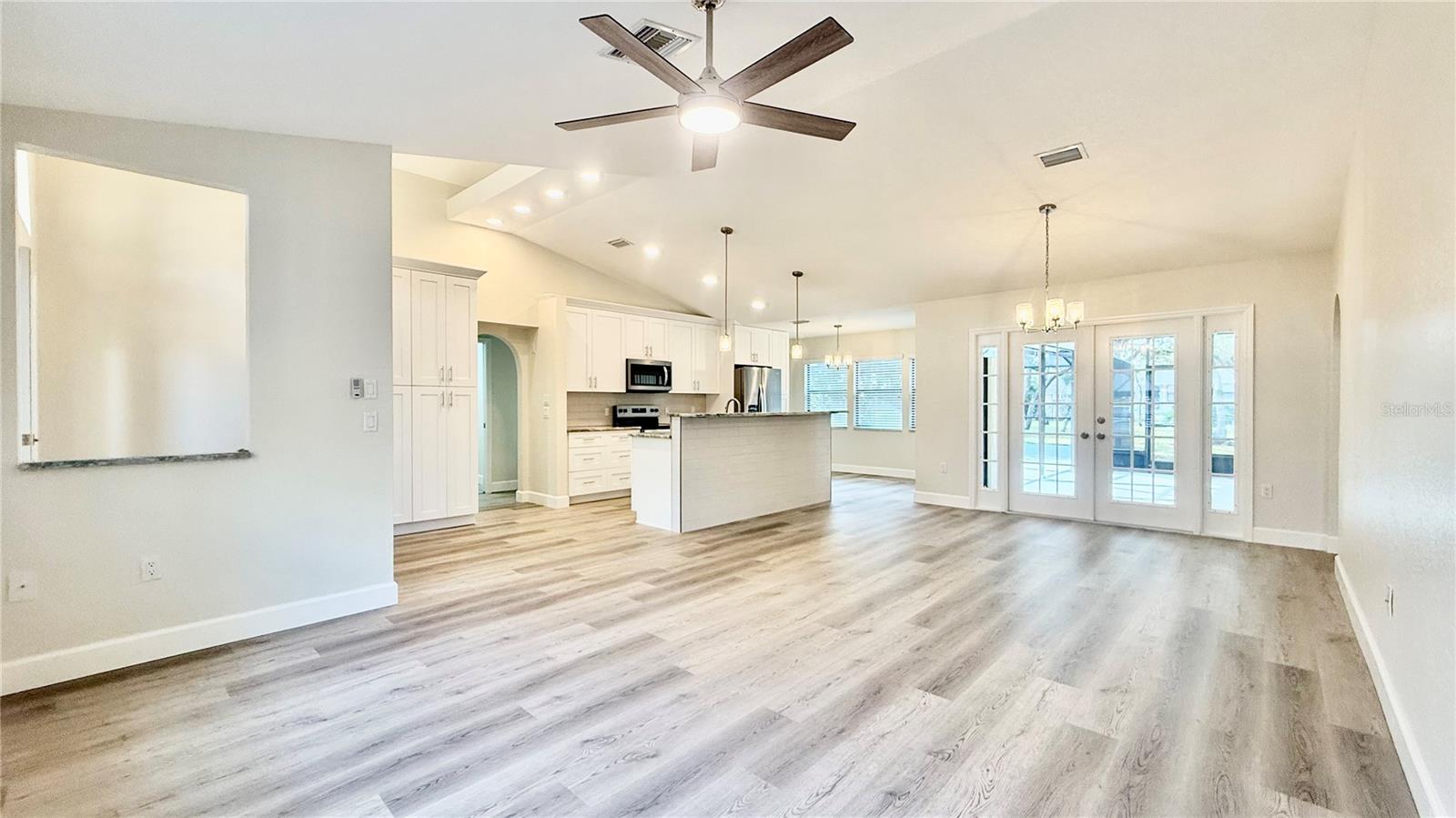 ARLINGTON WOODS - Residential