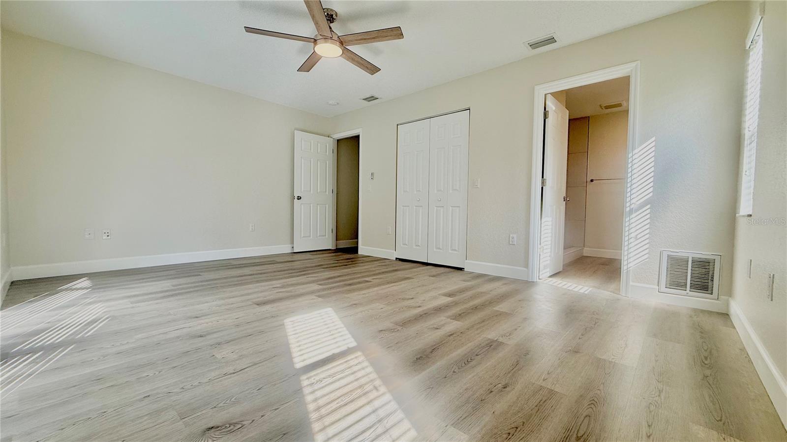 ARLINGTON WOODS - Residential