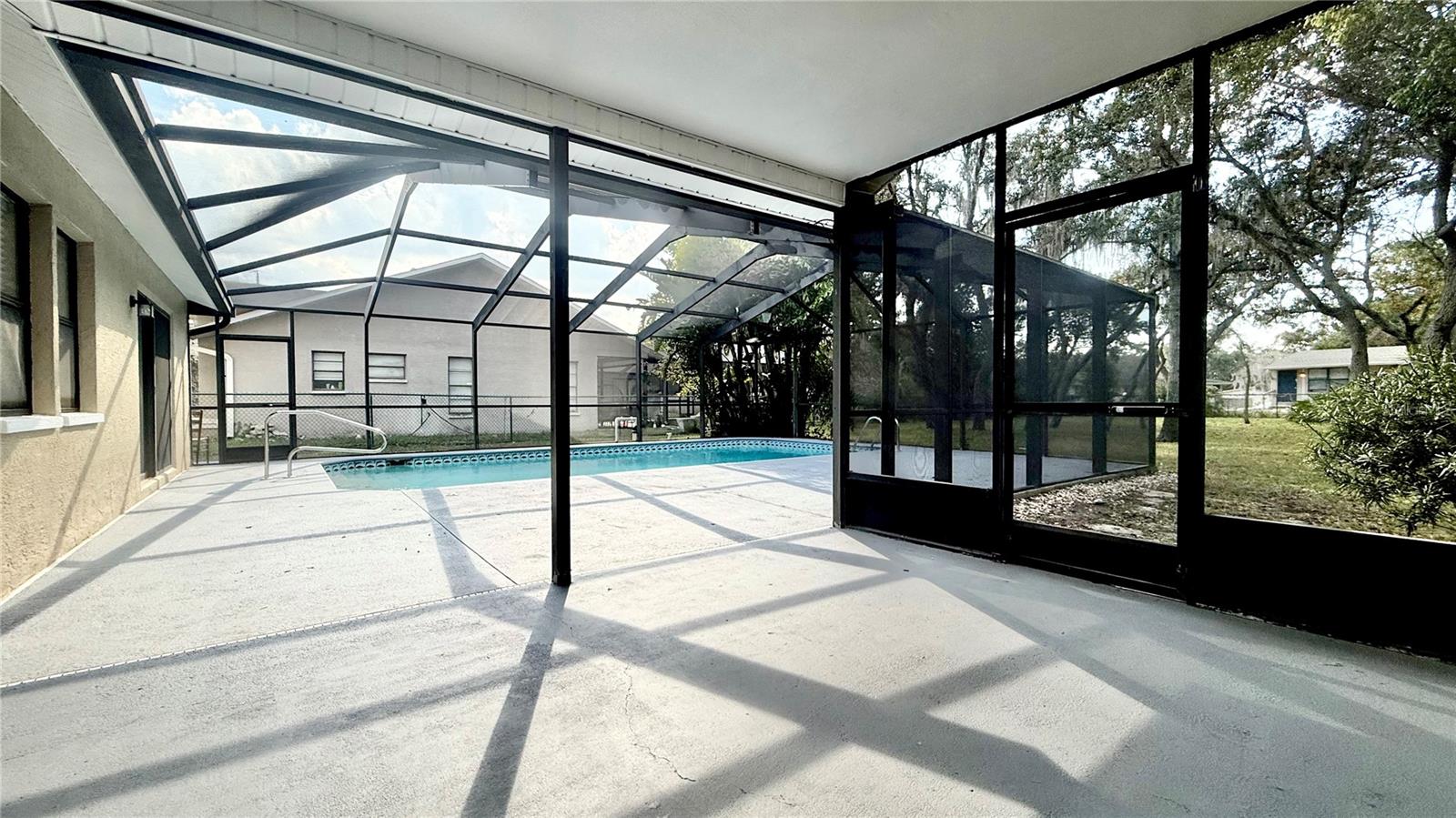 ARLINGTON WOODS - Residential