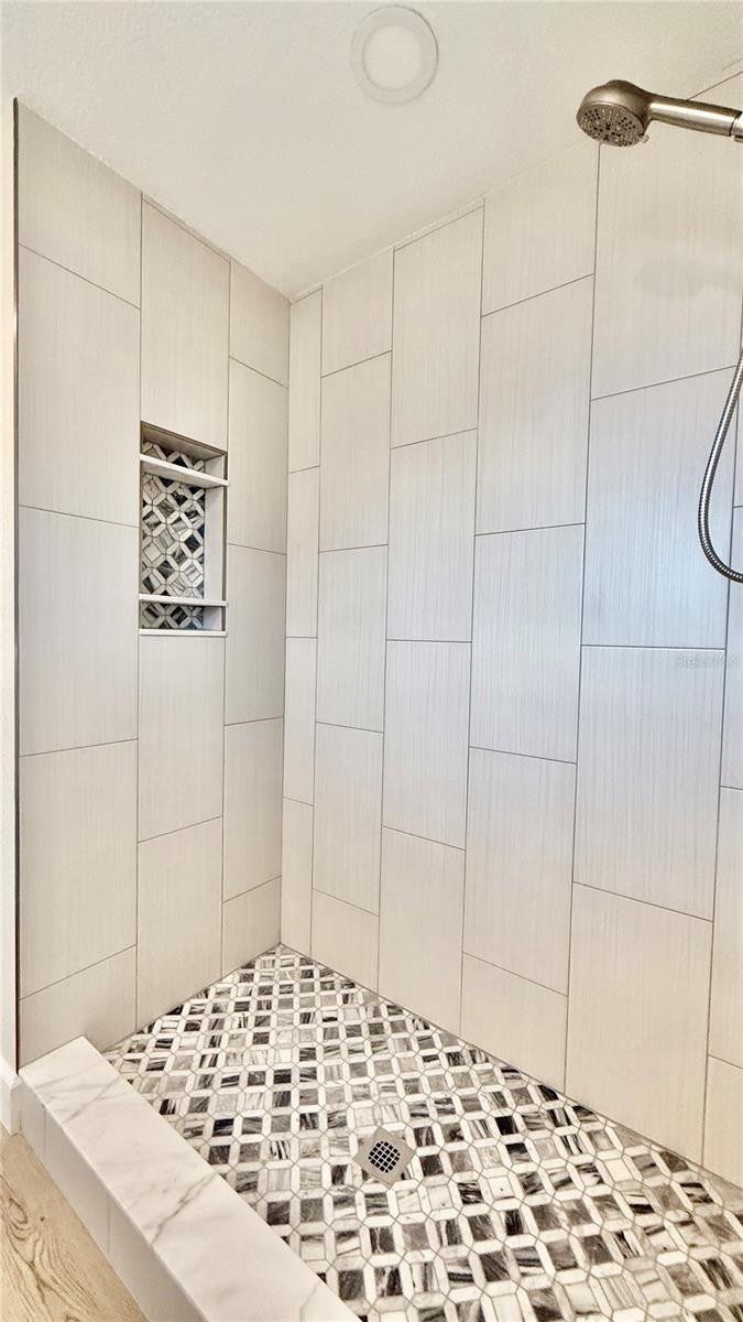 ARLINGTON WOODS - Residential