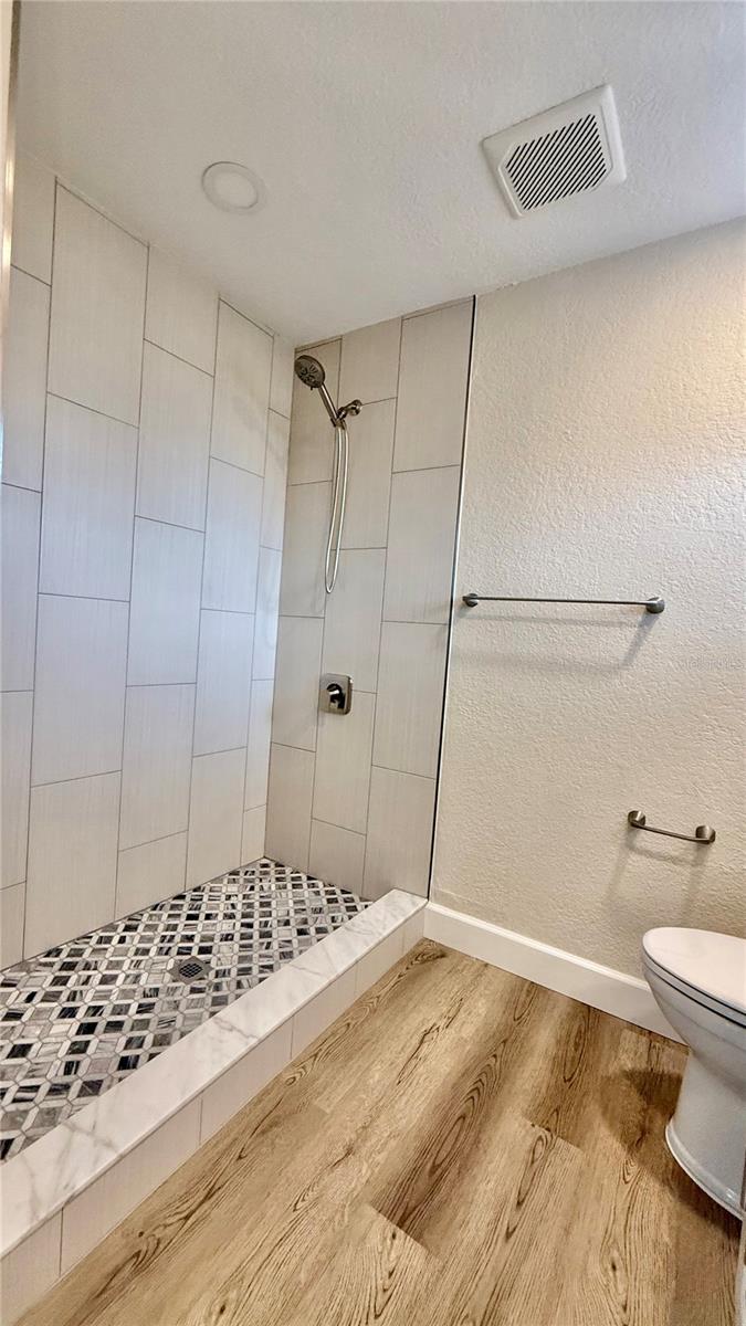 ARLINGTON WOODS - Residential