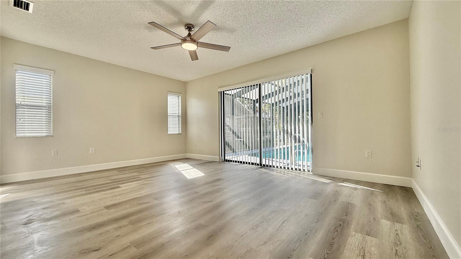 ARLINGTON WOODS - Residential