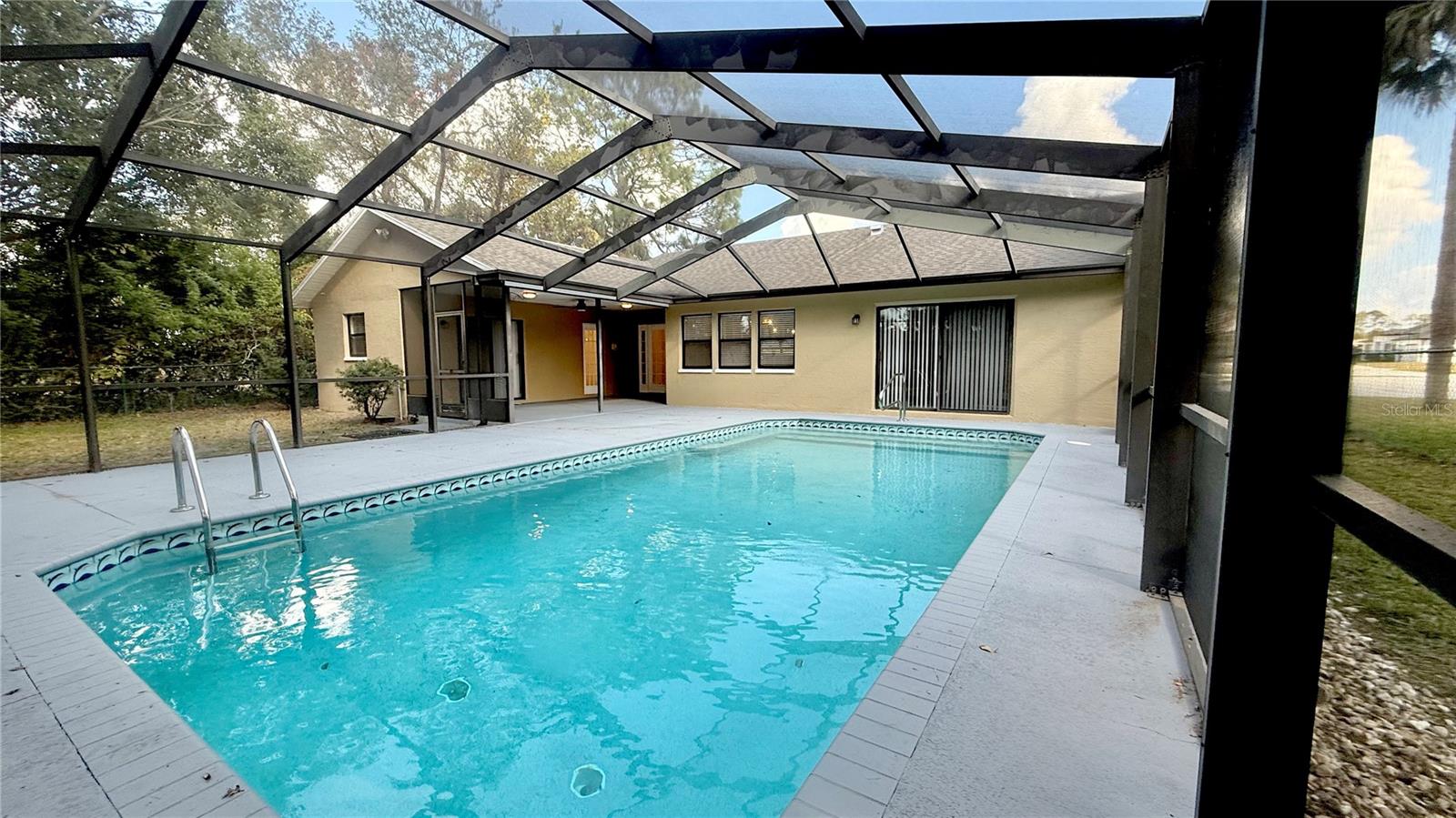 ARLINGTON WOODS - Residential