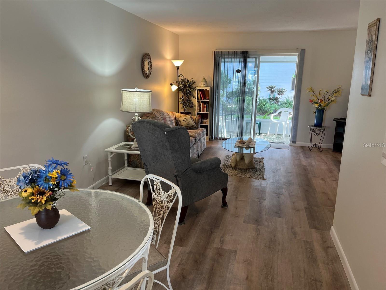 THE FOURTH BAYSHORE - Residential Lease