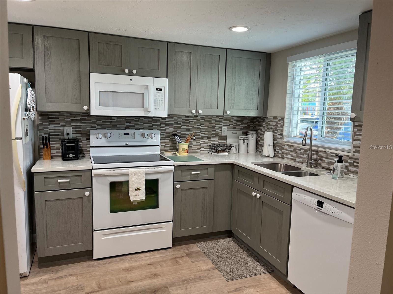 THE FOURTH BAYSHORE - Residential Lease