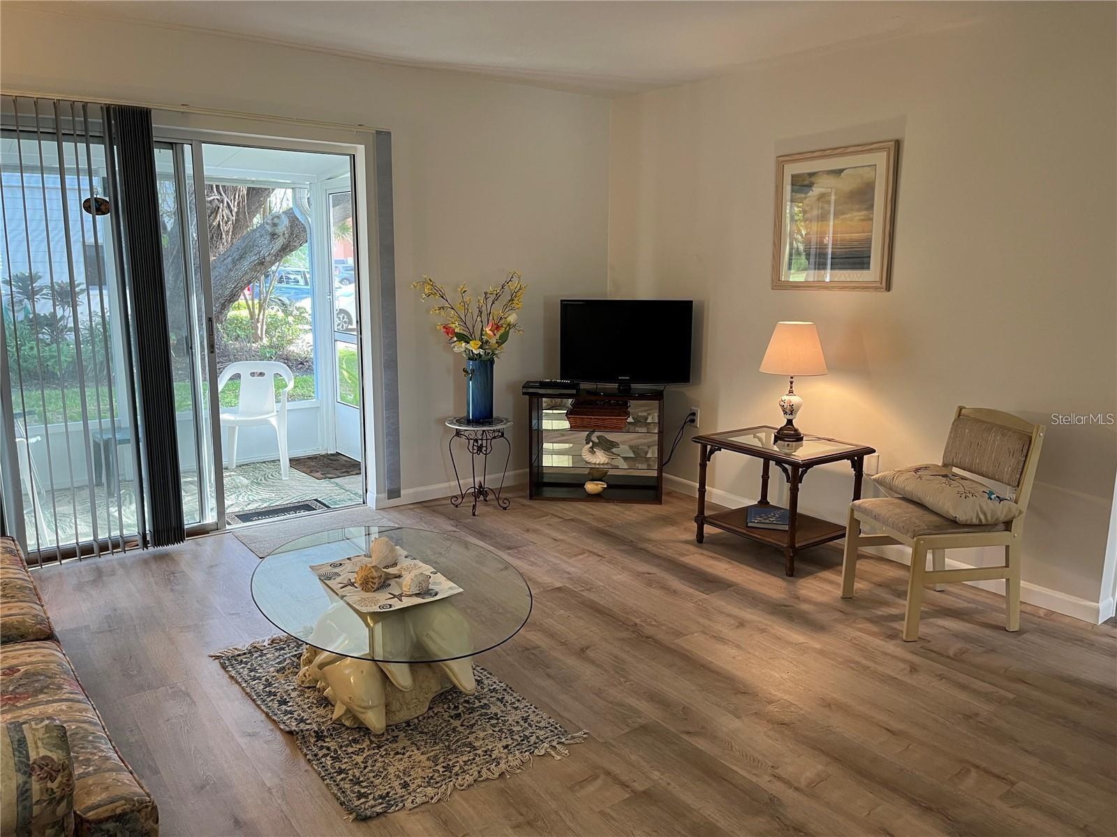 THE FOURTH BAYSHORE - Residential Lease