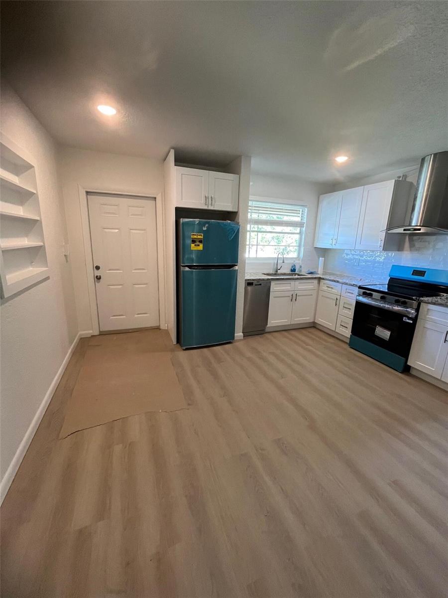 SOUTH VENICE - Residential