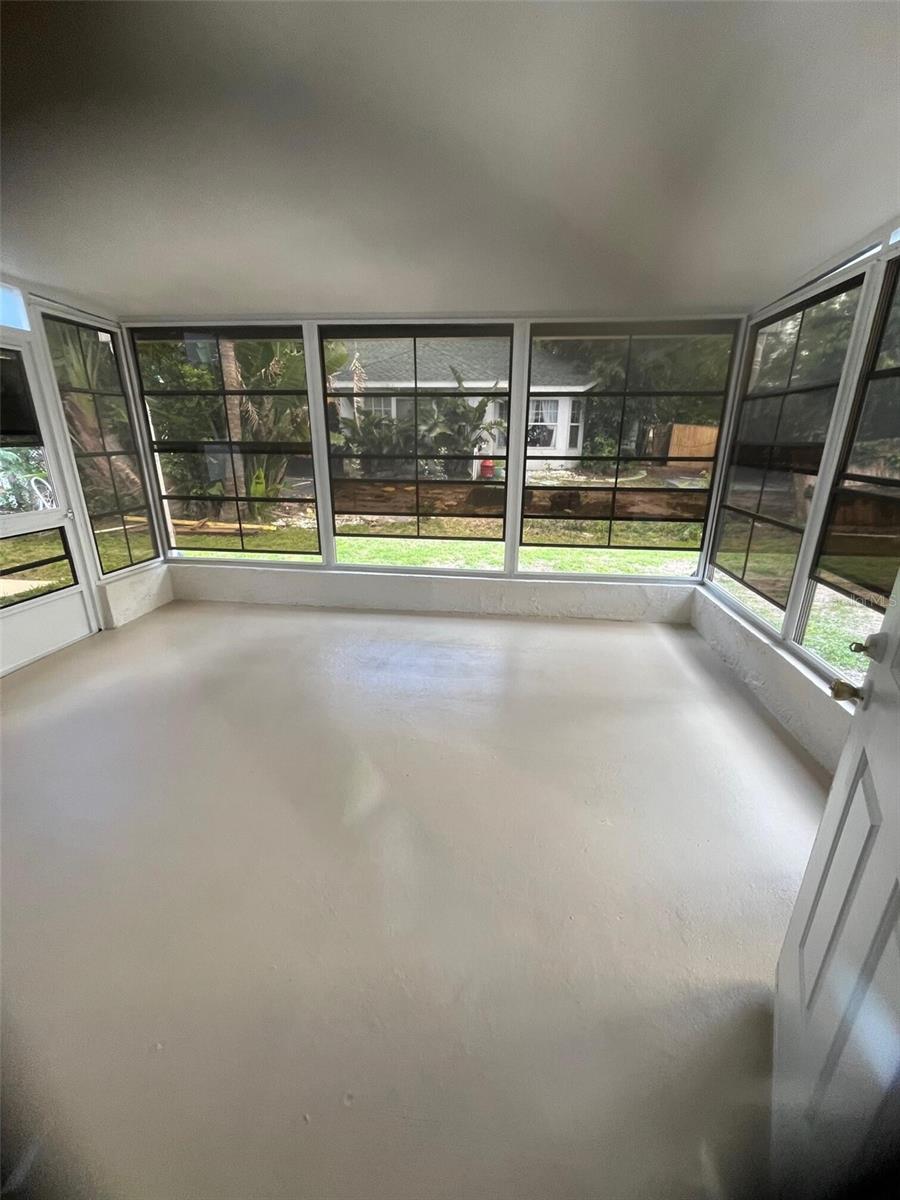 SOUTH VENICE - Residential