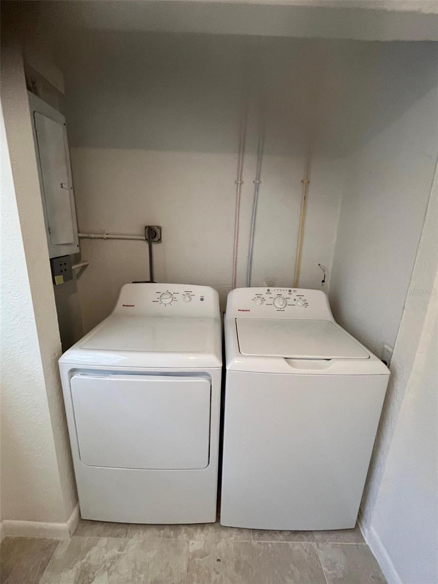 SOUTH VENICE - Residential