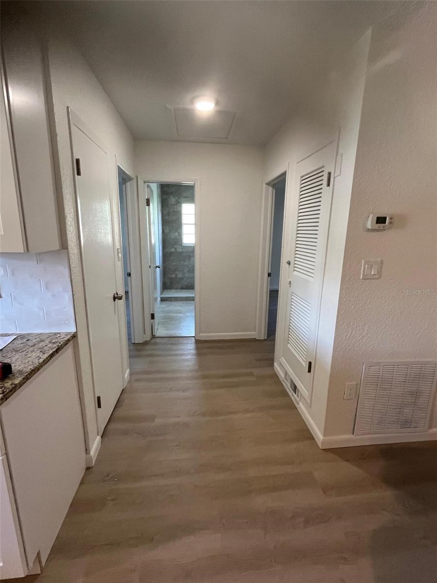 SOUTH VENICE - Residential