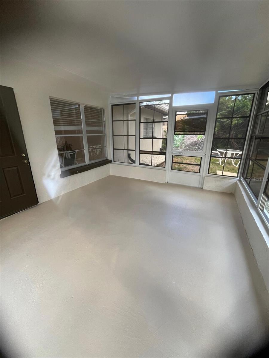 SOUTH VENICE - Residential