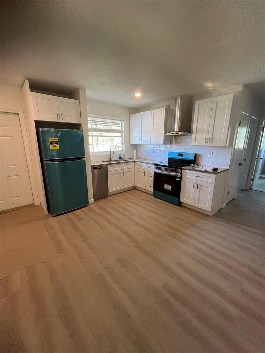 SOUTH VENICE - Residential