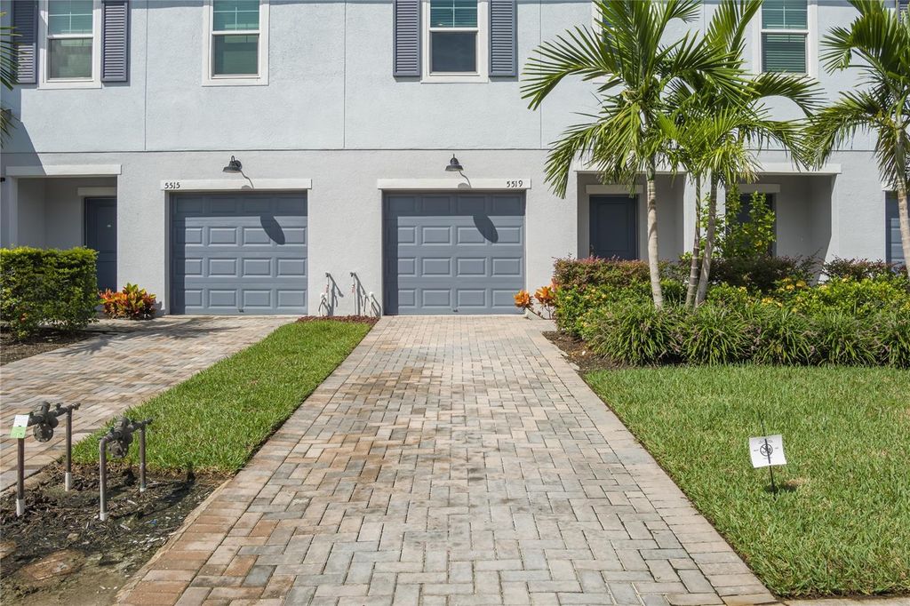 Photo of 5519 Tripoli Drive, Palmetto, FL 34221 (MLS # A4664533)