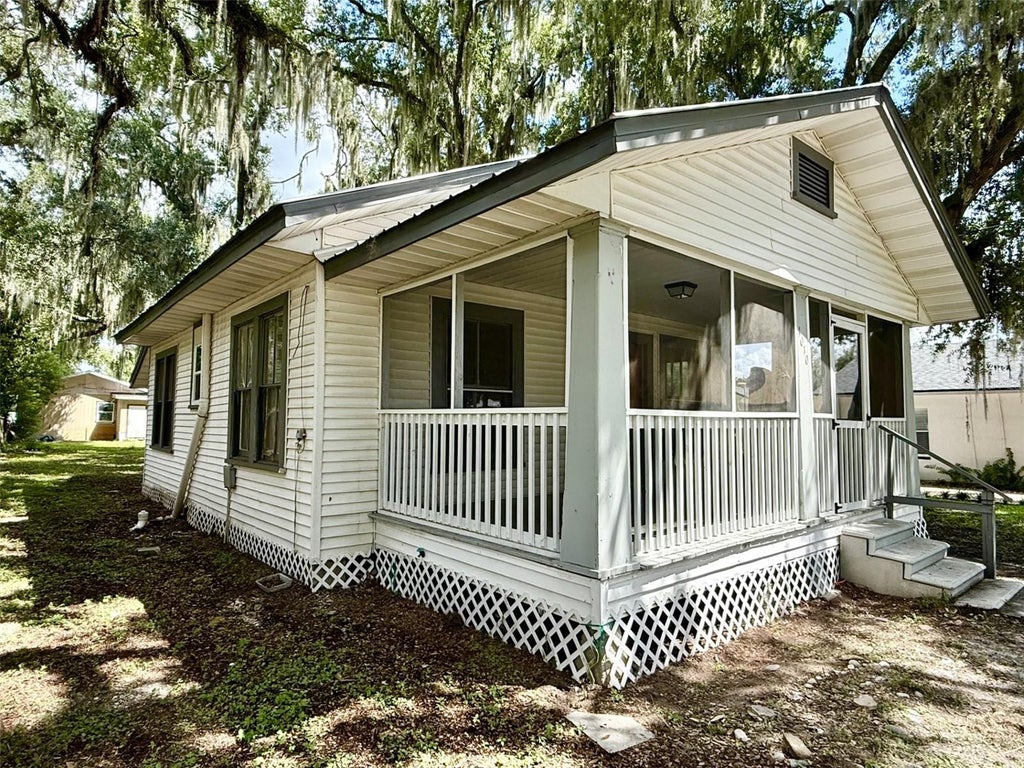 Photo of 1010 S Dudley Avenue, Bartow, FL 33830 (MLS # L4964719)