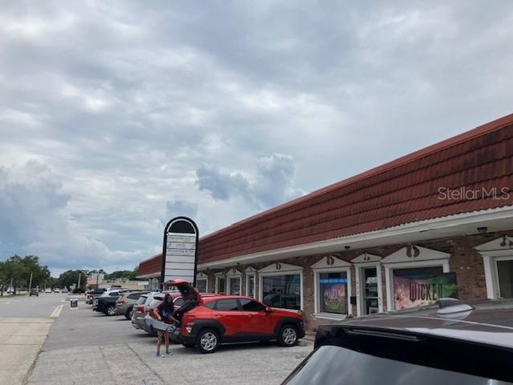 Photo of 4233 W El Prado Boulevard, Tampa, FL 33629 (MLS # TB8533059)