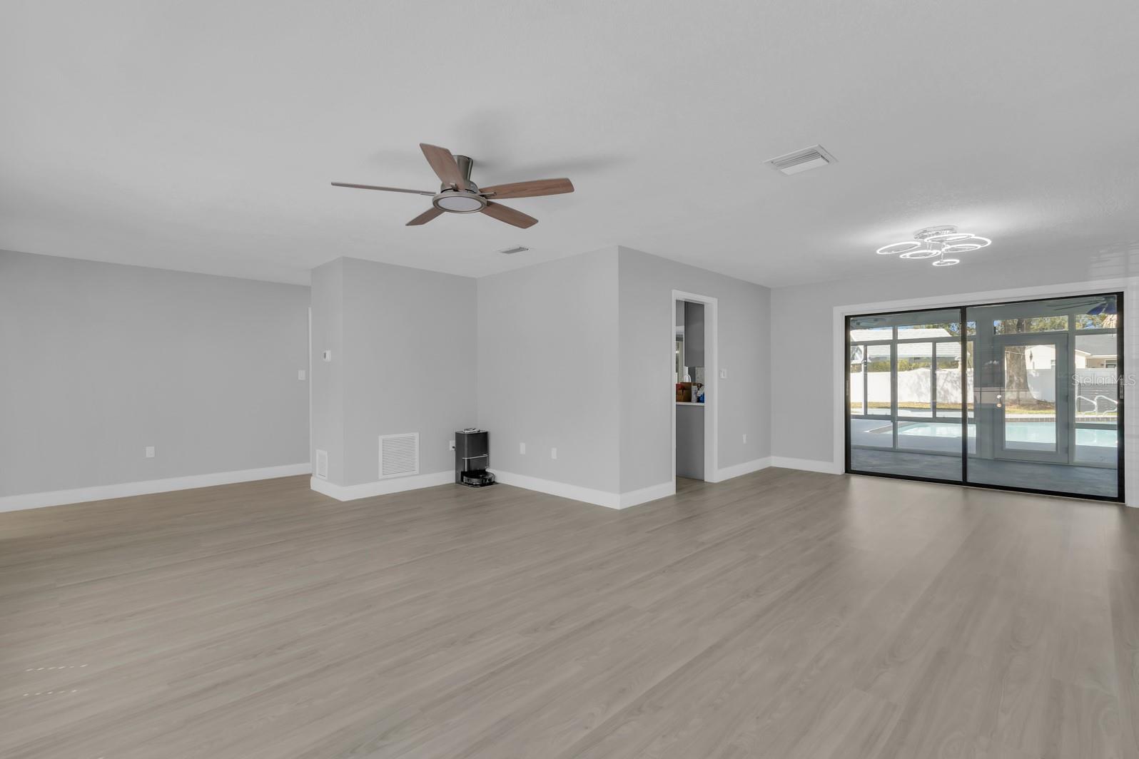 HARBOUR OAKS UNIT 1 - Residential