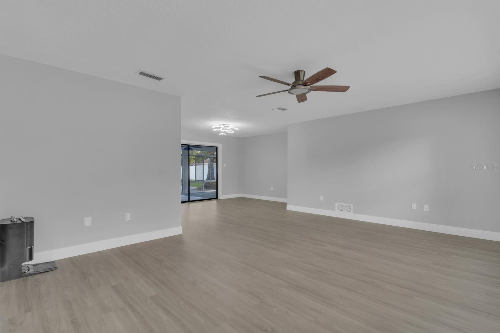 HARBOUR OAKS UNIT 1 - Residential