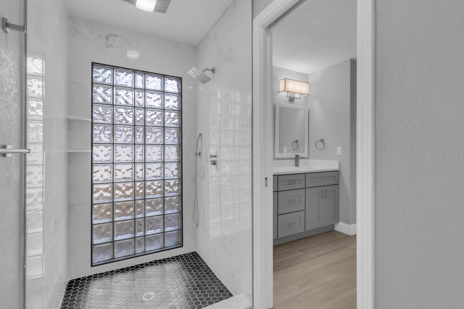 HARBOUR OAKS UNIT 1 - Residential