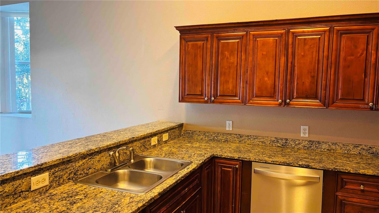 NEW TRIAD TWNHMS OF CARROLL - Residential Lease
